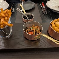 セントラム グリル＆ワイン - それぞれサイドディッシュにポテト、ラタテュイユ、オニオンリングを注文