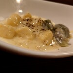 ウエストパパ - ２種ニョッキ（ほうれん草、じゃがいも）