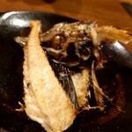 ウエストパパ - 八角(トクビレ)のカルパッチョ、残った骨と頭を焼いてもらったもの