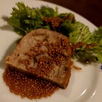 ウエストパパ - キノコと胡桃と鶏のテリーヌ・粒マスタードと蜂蜜のソース