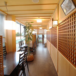 中川屋 - 全席テーブル席となります。