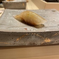 鮨 由う - 