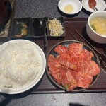 炭火焼肉　萬大 - 