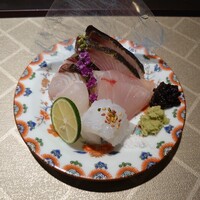 食堂 ぎんみ - アオリイカ ヒラス アラ サワラ ハガツオ