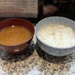 とんかつ 大宝 - ライスと味噌汁