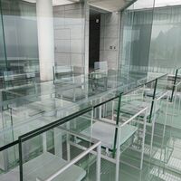 ATAMI 海峯楼 - 椅子の重さは25kg