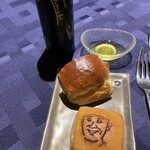 シーフードイタリアン　ポルト - エクシブ名物シェフの顔入りパン