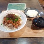 キッチン あずま - 旨辛牛まぜビーフン