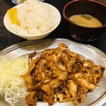 川越食堂 - ♪豚キムチ炒め定食 ¥525
