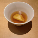 テアトロ ディ マッサ - コンソメスープ