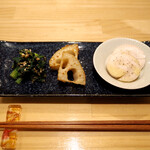 串揚げ かたやま - 前菜（春菊の胡麻和え & 蓮根のマスタードバター和え & 自家製鶏ハム）