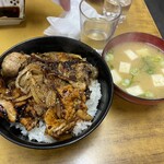 とんスタ丼(みそ汁つき)①