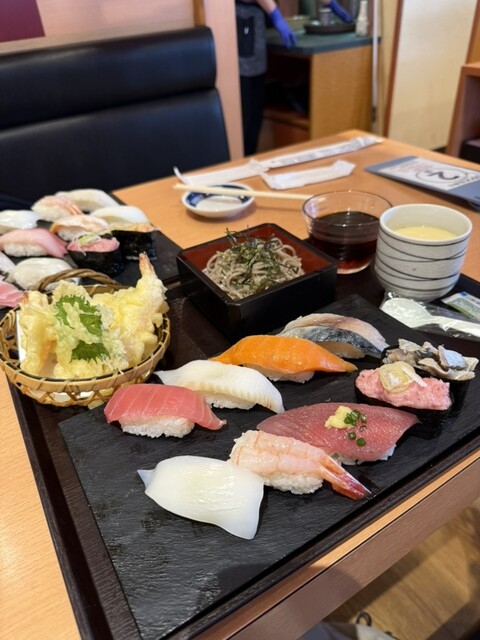 まんじまる Kaiten Maru Kita23Jo Ten - Motomachi/Kaiten sushi (Conveyor