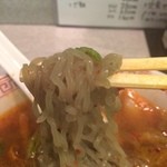 スタミナラーメン さわき 東仙台店 - ほうれん草の麺