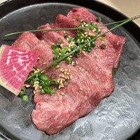 牛刺しと焼肉 仔虎 クリスロード店 - 