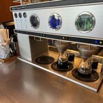 リアルドリップコーヒー NO12 by上島珈琲店 - ハンドドリップの器具を使ってますが注湯はマシンがコントロールしてます