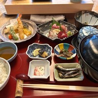 対馬のどぐろとイカ活き造り 博多 魚蔵 都ホテル店 - 