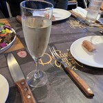 シュラスコレストラン ALEGRIA ueno - スパークリングワインで乾杯！