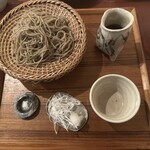 そばきり 日曜庵 - 玄挽き