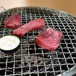 牛刺しと焼肉 仔虎 - 