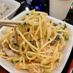 味の笛 - 秋鮭ときのこパスタ