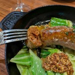 Italian Bar ANCORA - ソーセージは滅茶苦茶ジューシーで食べ応えあり！！