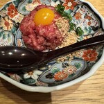 肉亭ふたご iki - ユッケ　作りたてです