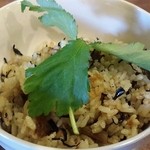 雨は、やさしく - 炊き込みご飯150円