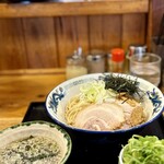 中華蕎麦 春馬 - 油そば850円に九条ねぎトッピング150円