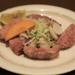 焼肉 鶯谷園 - 厚切り牛タン