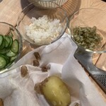 メツゲライクスダ - 参考写真、ハムなどのお供にポテサラ