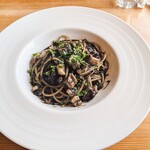 コンタディーノ ウラベ - メイン　イカ墨スパゲッティ