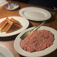 カルネジーオ イースト - 