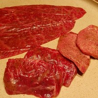 焼肉うしごろ 新宿三丁目店 - 