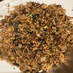 百香亭 - 牛肉黒ごま炒飯・黑牛饭(税込1100円)