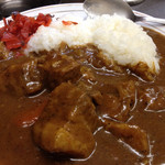 大三元 - ピリッと辛いカレーライス、並700円、大800円。小カレーもあります、600円。