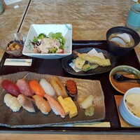 くし路 KITTE丸の内店 - 