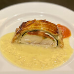 SARLAT - ホタテとキアラのパイ包み ブールブランソース