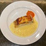 SARLAT - ホタテとキアラのパイ包み ブールブランソース