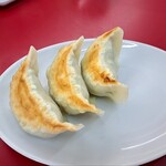 ゆたか屋 - 3個餃子、大きいです