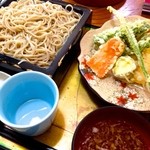 Teuchi Soba Fujiya - 天せいろ1470円蕎麦はもちろん、揚げたての天ぷらの揚げ具合が絶妙♪