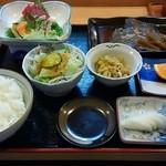 Toto Ryourisenka - 刺身と煮魚