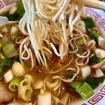 ら～めん山家 - この細麺がイイ　ズルズルしまーす