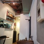 三燈舎 - 店内の様子