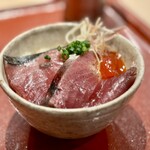 麦と麺助 - 幻の迷い鰹タタキご飯 500円