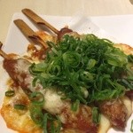 クワトロチンクエ - 鶏つくね棒のカレーチーズ