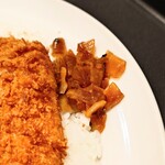 マイカリー食堂 - もう少し絞ってから提供して欲しい(笑) "福神漬"。