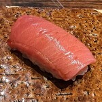 初音鮨 - 本鮪中トロ（噴火湾）