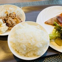 MIDO RESTAURANT PIC NIKA - 