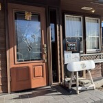 食事と喫茶 ひといき - 入口